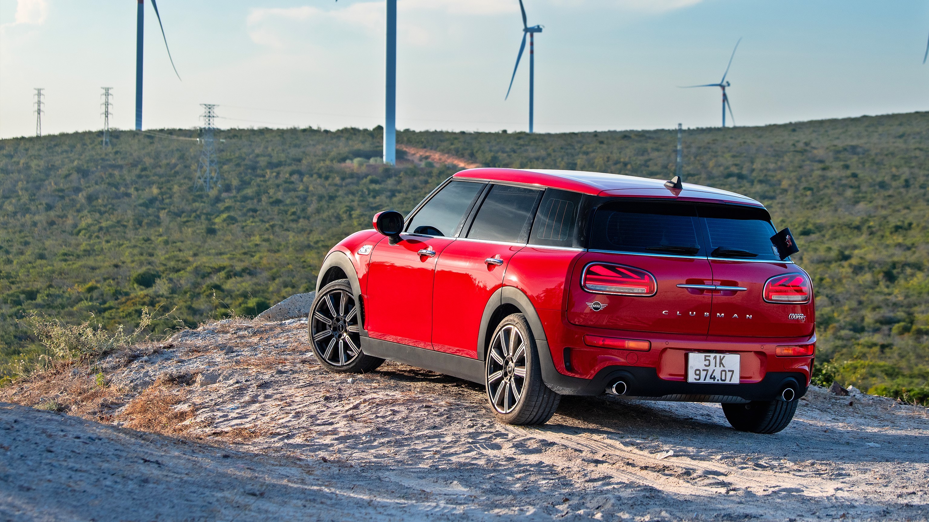 New MINI Countryman– green and black – front view New MINI Countryman– green and black – front view